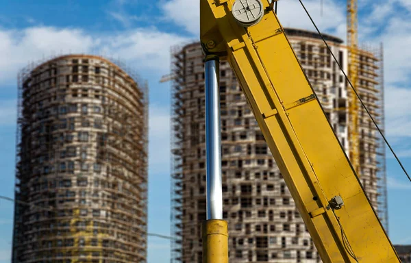 Teil Einer Baumaschine Bagger Oder Kran Mit Bau Befindlichem Mehrstöckigen — Stockfoto