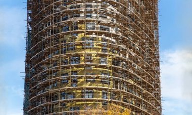 İnşaat halindeki çok katlı bina (yeni iskan kompleksi), Moskova, Rusya