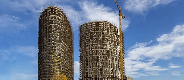 Edificio Varios Pisos Construcción Con Andamios Nuevo Complejo Residencial Moscú — Foto de Stock