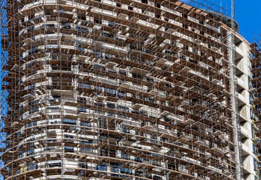 İnşaat halindeki çok katlı bina (yeni iskan kompleksi), Moskova, Rusya  