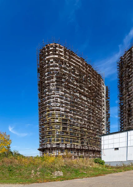 Immeuble Étages Construction Avec Échafaudage Nouveau Complexe Résidentiel Moscou Russie — Photo