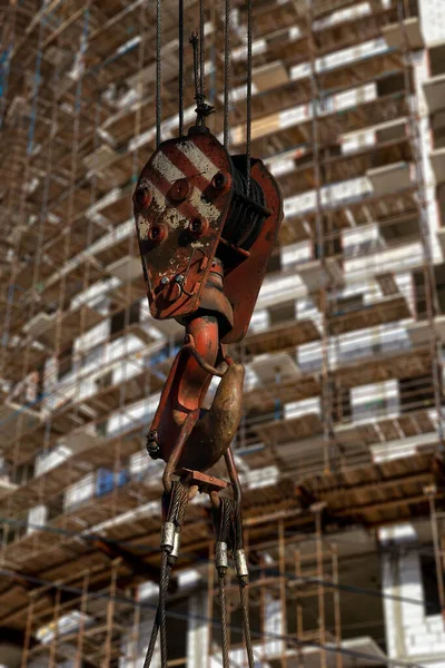 Bouw Kraanhaak Met Meerdere Verdiepingen Gebouw Aanbouw Met Steiger Nieuw — Stockfoto