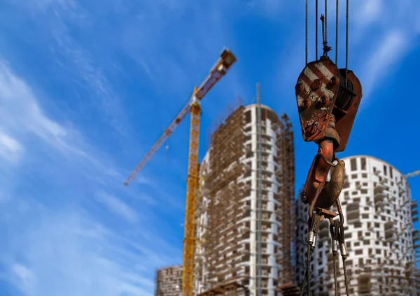 Gancho Guindaste Construção Com Edifício Vários Andares Construção Com Andaimes — Fotografia de Stock