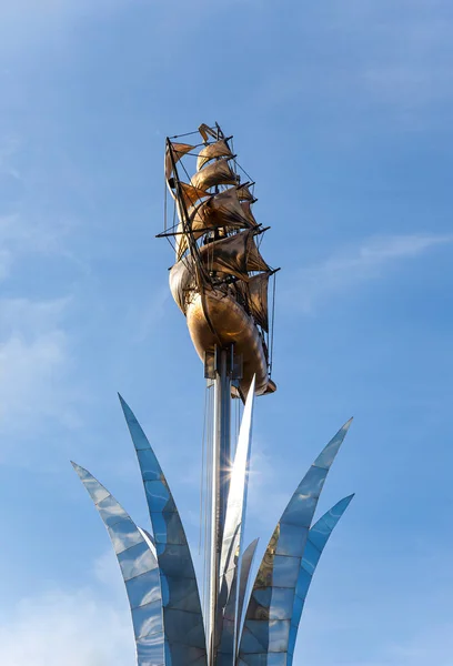 Moscow Russia October 2020 Brig Mercury 돛대를 돛단배 Sky Monument — 스톡 사진