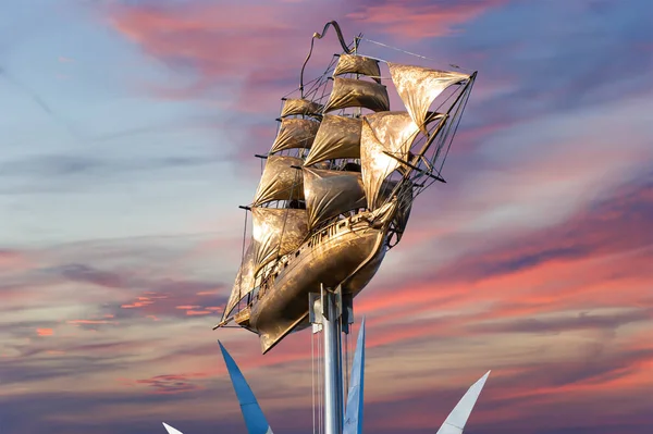 モスクワ ロシア 2020年10月4日 黒海の船員の記念碑 ロシア語で書かれた 2003年9月にオープン 彫刻家アンドレイ コバルチュク ナヒモフスキー プロスペクト — ストック写真