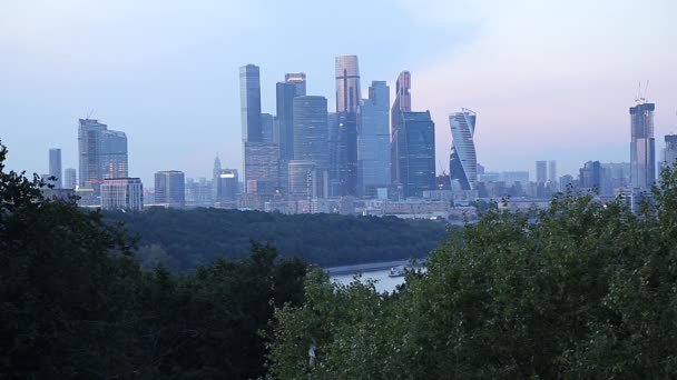 Zicht Stad Het Complex Van Wolkenkrabbers Moskou Stad Van Sparrow — Stockvideo