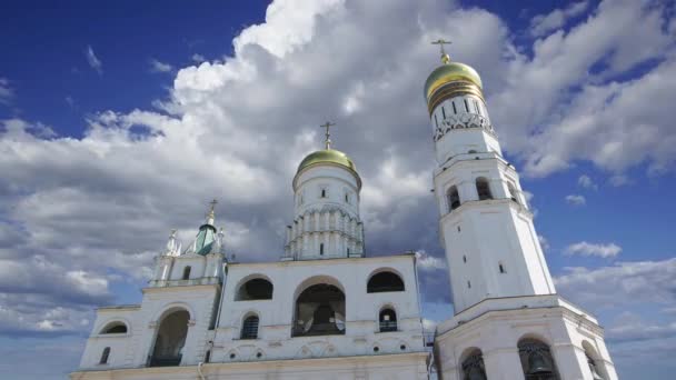 Ivan Grote Klok Tegen Bewegende Wolken Moskou Kremlin Rusland Unesco — Stockvideo