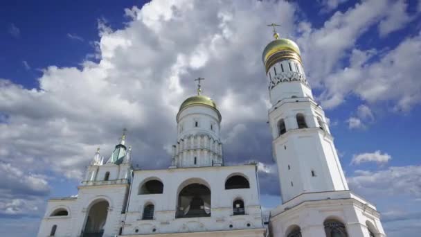 Ivan Den Store Bell Mot Rörliga Molnen Moskva Kreml Ryssland — Stockvideo