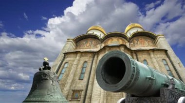 Çar Bell ve Çar Topu hareketli bulutlara karşı, Moskova Kremlin, Rusya 
