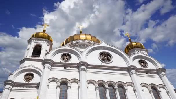 基督救世主座堂 在飘扬的云彩中 俄罗斯莫斯科 — 图库视频影像