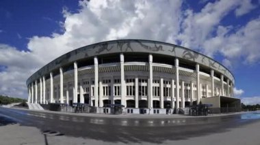 MOSCOW, RUSSIA - 23 Temmuz 2020: Moskova büyük spor arenası (stadyum) Luzhniki Olimpiyat Kompleksi. Rusya 