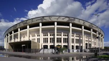 MOSCOW, RUSSIA - 23 Temmuz 2020: Moskova büyük spor arenası (stadyum) Luzhniki Olimpiyat Kompleksi. Rusya 