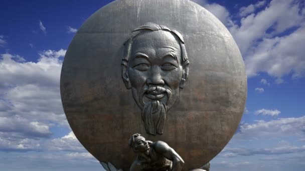 Monumento Chi Minh Foi Erguido Maio 1990 Contra Nuvens Movimento — Vídeo de Stock