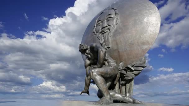 Monument Chi Minh Erected 18Th May 1990 Moving Clouds Moscow — Stock Video