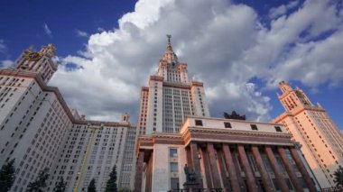 Moskova Devlet Üniversitesi hareket eden bulutlara karşı, ana bina, Rusya 