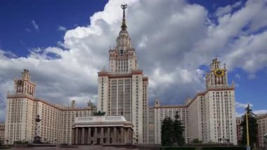 Moskova Devlet Üniversitesi hareket eden bulutlara karşı, ana bina, Rusya 