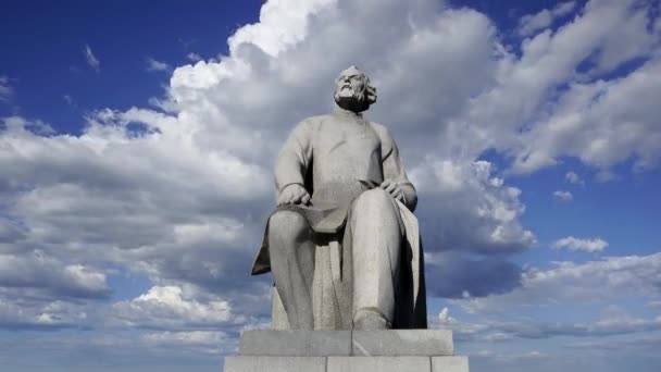 Monument Tsiolkovsky Conquerors Space Monument Moving Clouds Park Outdoors Cosmonautics — Vídeo de stock