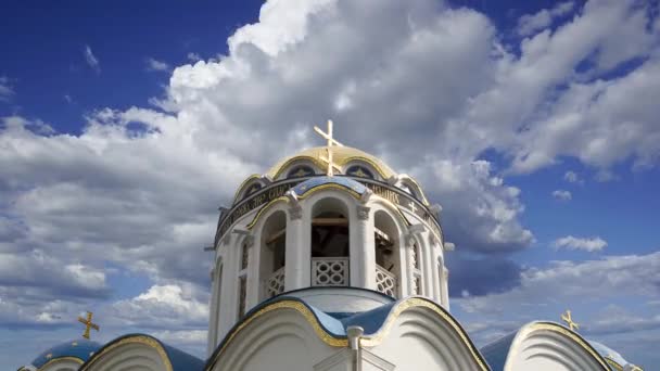 Yasenevo Daki Meryem Ana Nın Korunması Kilisesi Hareket Eden Bulutlara — Stok video