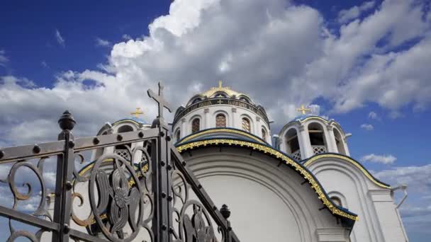 Iglesia Protección Madre Dios Yasenevo Contra Las Nubes Movimiento Moscú — Vídeo de stock