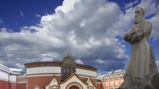 Die Staatliche Tretjakow Galerie Gegen Die Sich Bewegenden Wolken Ist — Stockvideo