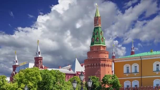 Moskva Kreml Proti Pohybujícím Mrakům Rusko Seznam Světového Kulturního Dědictví — Stock video
