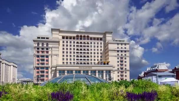 Μέτωπο Του Ξενοδοχείου Από Την Πλατεία Manege Κοντά Στο Κρεμλίνο — Αρχείο Βίντεο