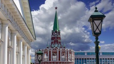 Moskova Kremlin hareketli bulutlara, Rusya 'ya, UNESCO Dünya Mirası Alanına karşı  
