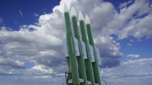 Missiles Antiaériens Russes Modernes Contre Les Nuages Mouvants — Video