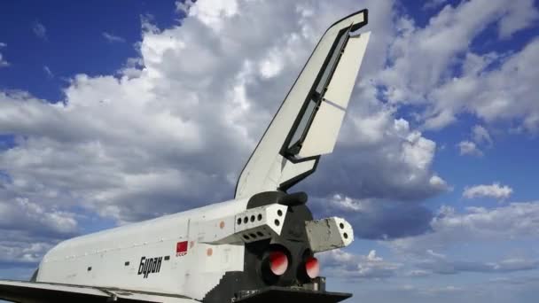 Nave Espacial Buran Veículo Orbital Soviético Contra Nuvens Movimento — Vídeo de Stock