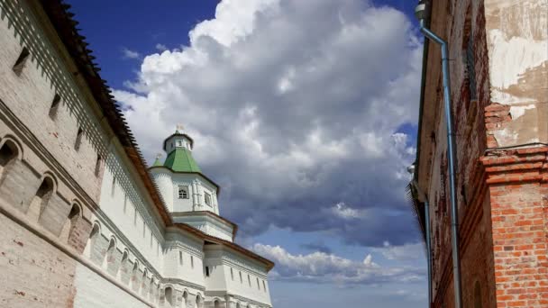 Nieuw Jeruzalem Tegen Bewegende Wolken Stad Istra Omgeving Van Moskou — Stockvideo