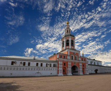 Danilov Manastırı (ayrıca Svyato-Danilov Manastırı veya Kutsal Danilov Manastırı) 13. yüzyılın sonlarında kurulmuştur. Moskova, Rusya