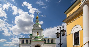 Danilov Manastırı (ayrıca Svyato-Danilov Manastırı veya Kutsal Danilov Manastırı) 13. yüzyılın sonlarında kurulmuştur. Moskova, Rusya
