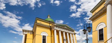 Danilov Manastırı (ayrıca Svyato-Danilov Manastırı veya Kutsal Danilov Manastırı) 13. yüzyılın sonlarında kurulmuştur. Moskova, Rusya