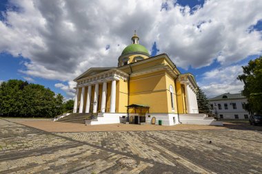Danilov Manastırı (ayrıca Svyato-Danilov Manastırı veya Kutsal Danilov Manastırı) 13. yüzyılın sonlarında kurulmuştur. Moskova, Rusya