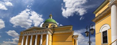 Danilov Manastırı (ayrıca Svyato-Danilov Manastırı veya Kutsal Danilov Manastırı) 13. yüzyılın sonlarında kurulmuştur. Moskova, Rusya