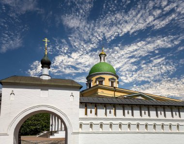 Danilov Manastırı (ayrıca Svyato-Danilov Manastırı veya Kutsal Danilov Manastırı) 13. yüzyılın sonlarında kurulmuştur. Moskova, Rusya