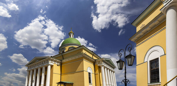 Даниловский монастырь (также Свято-Даниловский монастырь или Даниловский монастырь) был основан в конце XIII века. Москва, Россия