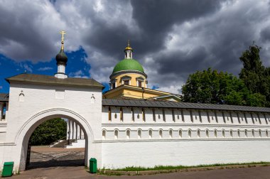Danilov Manastırı (ayrıca Svyato-Danilov Manastırı veya Kutsal Danilov Manastırı) 13. yüzyılın sonlarında kurulmuştur. Moskova, Rusya