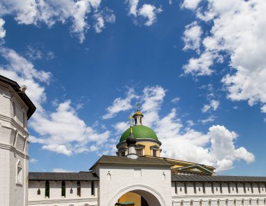 Danilov Manastırı (ayrıca Svyato-Danilov Manastırı veya Kutsal Danilov Manastırı) 13. yüzyılın sonlarında kurulmuştur. Moskova, Rusya