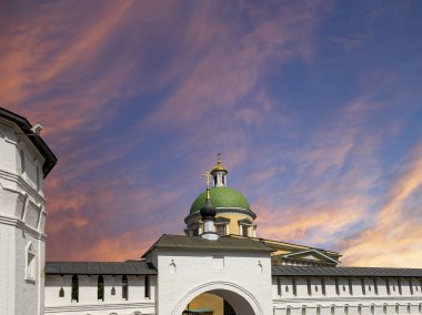 Danilov Manastırı (ayrıca Svyato-Danilov Manastırı veya Kutsal Danilov Manastırı) 13. yüzyılın sonlarında kurulmuştur. Moskova, Rusya