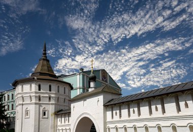 Danilov Manastırı (ayrıca Svyato-Danilov Manastırı veya Kutsal Danilov Manastırı) 13. yüzyılın sonlarında kurulmuştur. Moskova, Rusya