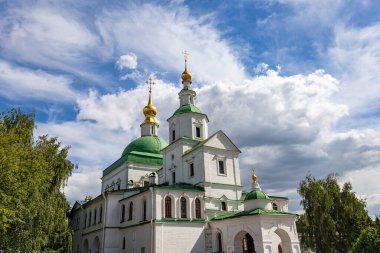 Danilov Manastırı (ayrıca Svyato-Danilov Manastırı veya Kutsal Danilov Manastırı) 13. yüzyılın sonlarında kurulmuştur. Moskova, Rusya