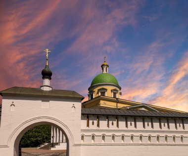 Danilov Manastırı (ayrıca Svyato-Danilov Manastırı veya Kutsal Danilov Manastırı) 13. yüzyılın sonlarında kurulmuştur. Moskova, Rusya
