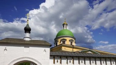 Danilov Manastırı (ayrıca Svyato-Danilov Manastırı veya Kutsal Danilov Manastırı) 13. yüzyılın sonlarında kurulmuştur. Moskova, Rusya