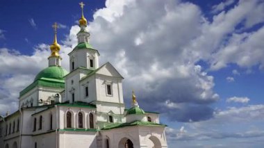 Danilov Manastırı (ayrıca Svyato-Danilov Manastırı veya Kutsal Danilov Manastırı) 13. yüzyılın sonlarında kurulmuştur. Moskova, Rusya