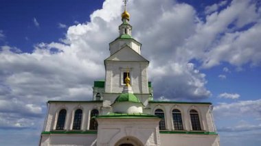 Danilov Manastırı (ayrıca Svyato-Danilov Manastırı veya Kutsal Danilov Manastırı) 13. yüzyılın sonlarında kurulmuştur. Moskova, Rusya