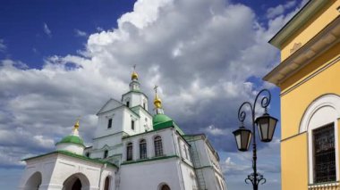 Danilov Manastırı (ayrıca Svyato-Danilov Manastırı veya Kutsal Danilov Manastırı) 13. yüzyılın sonlarında kurulmuştur. Moskova, Rusya