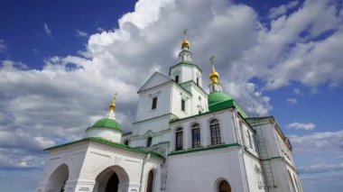 Danilov Manastırı (ayrıca Svyato-Danilov Manastırı veya Kutsal Danilov Manastırı) 13. yüzyılın sonlarında kurulmuştur. Moskova, Rusya