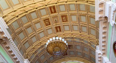 MOSCOW, RUSSIA - Temmuz 04 2015: Belorusskiy demiryolu istasyonu (Rusça) Rusya 'nın başkenti Moskova' daki dokuz ana tren istasyonundan biridir. 1870 yılında açıldı ve 1907-1912 yılları arasında şimdiki haliyle yeniden inşa edildi. 