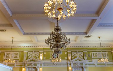 MOSCOW, RUSSIA - AUGust, 04 2015: VIP salonu veya Kursky tren istasyonu (Kursky vokzal) Rusya 'nın başkenti Moskova' daki dokuz demiryolu terminalinden biridir.